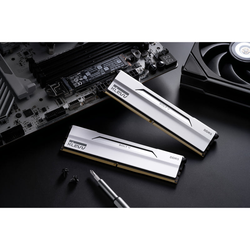 Afbeelding laden in galerijviewer, Klevv 32 gb ddr5-6000 (2x 16 gb) kit werkgeheugen (wit, kd5agu880-60a300i, bolt v, xmp 3.0, expo)
