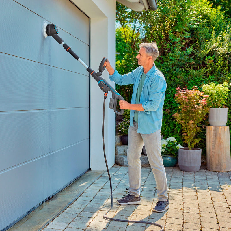 Afbeelding laden in galerijviewer, Gardena aquabrush universal set - accu terrasreiniger - multireiniger - 18v
