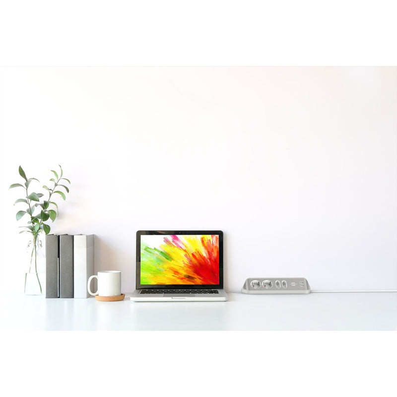 Afbeelding laden in galerijviewer, Brennenstuhl ®estilo hoekaansluitdoosstrook met usb laadfunctie 4-weg 2x beschermende contactdozen 2x euro zilver wit
