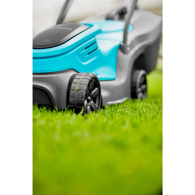 Afbeelding laden in galerijviewer, Gardena powermax 30 18v p4a solo grasmaaier accu zonder accu, zonder lader 18 v snijbreedte max. 300 mm
