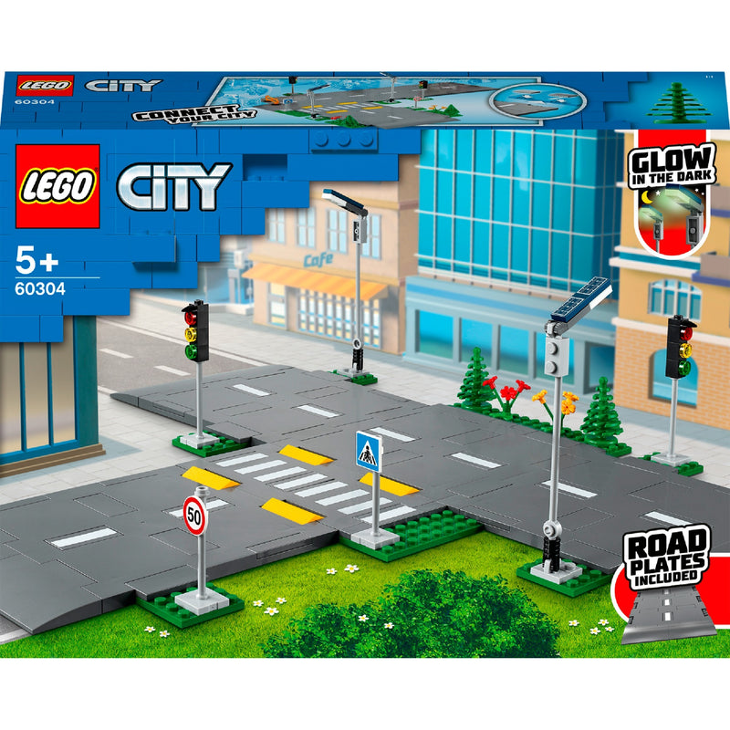 Afbeelding laden in galerijviewer, Lego ® city wegplaten 60304 bouwset; bouwbare speelgoedweg; maak de wegplaten vast aan je stad om deze uit te breiden; met lantaarnpalen, stoplichten, verkeersborden, bomen en planten, verkeersdrempels en een zebrapad (112 onderdelen)
