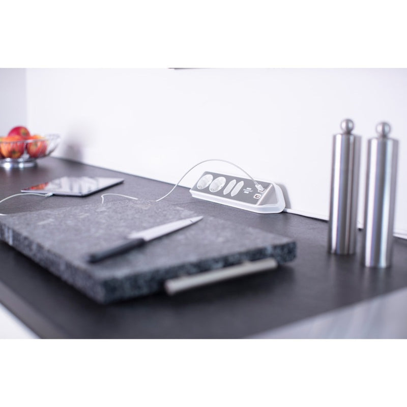 Afbeelding laden in galerijviewer, Brennenstuhl ®estilo hoekaansluitdoosstrook met usb laadfunctie 4-weg 2x beschermende contactdozen 2x euro zilver wit
