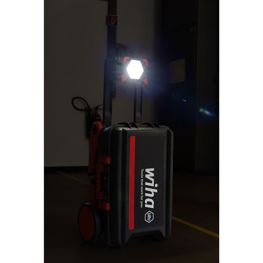 Wiha accubouwlamp 30w (zwart rood, 750-3.000 lm)