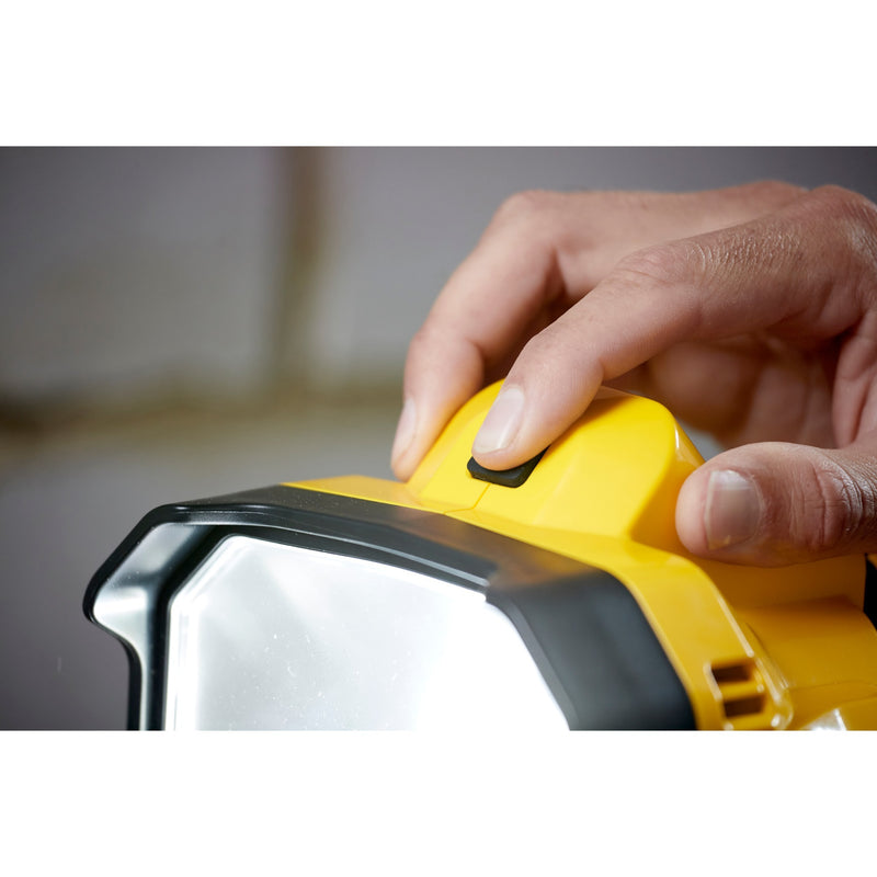Afbeelding laden in galerijviewer, Stanley fatmax v20 18v werklamp (geel zwart, accu en oplader niet inbegrepen)
