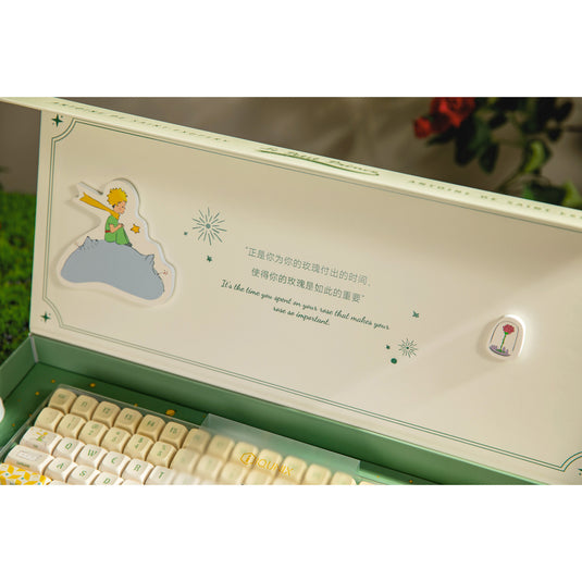 Iqunix f97 floral date rgb mechanisch gaming toetsenbord (groen, us lay-out (qwerty), iqunix little prince, 96%, rgb leds, hot-swappable, pbt, 2.4ghz | bluetooth 5.1 | usb-c)