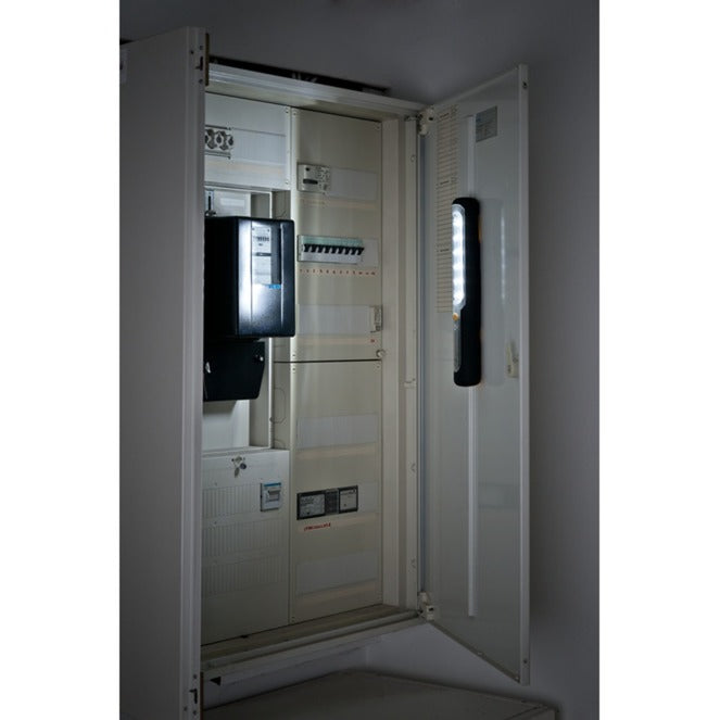 Afbeelding laden in galerijviewer, Brennenstuhl led-zaklamp met accu, handlamp met dynamo, om op te laden (met 6 heldere smd-leds en 9 uur lichtduur)
