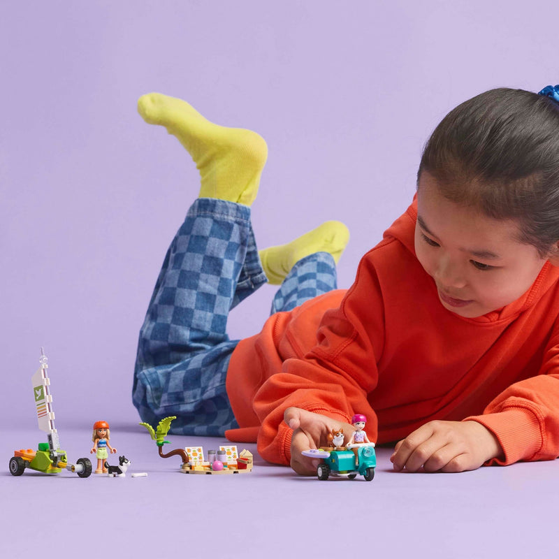 Afbeelding laden in galerijviewer, Lego friends - surf- en scooterplezier met de honden constructiespeelgoed (42641)
