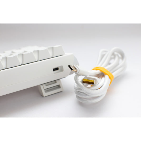 Ducky one 3 classic pure white sf rgb mechanisch toetsenbord (wit, us lay-out (qwerty), cherry mx brown, 65%, rgb leds, double-shot pbt, hot-swappable, quack mechanics)