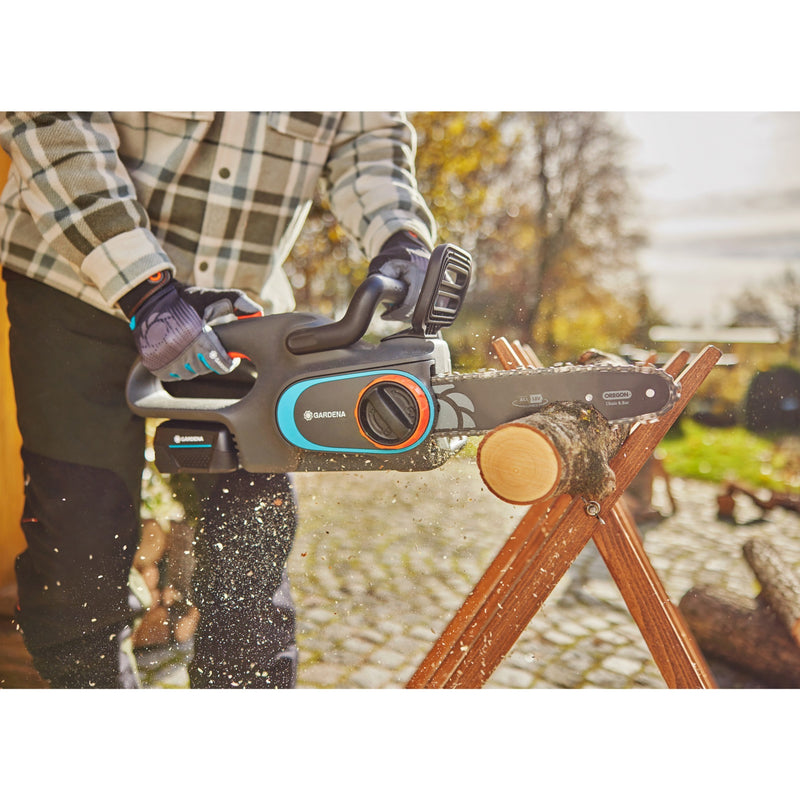 Afbeelding laden in galerijviewer, Gardena accukettingzaag powersaw 250 18v (grijs turquoise, accu en oplader inbegrepen, power for all alliance)
