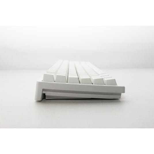 Ducky zero 6108 pure white rgb mechanisch gaming toetsenbord (wit, us lay-out (qwerty), cherry mx2a red, 100%, rgb leds, double-shot pbt, hot swap, 2.4ghz | bluetooth | usb-c)