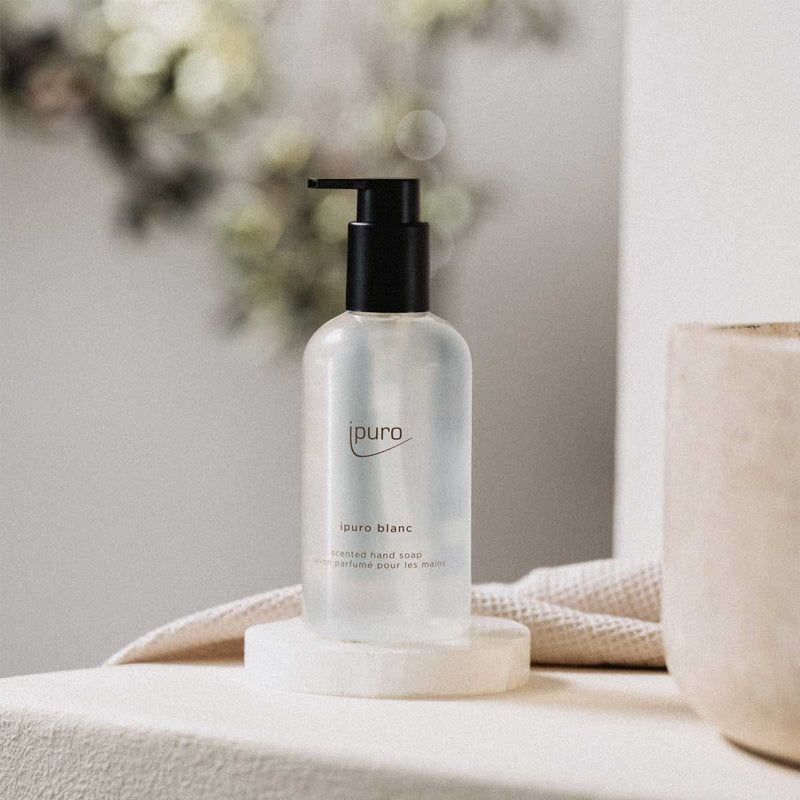 Afbeelding laden in galerijviewer, Ipuro scented hand soap blanc 250ml
