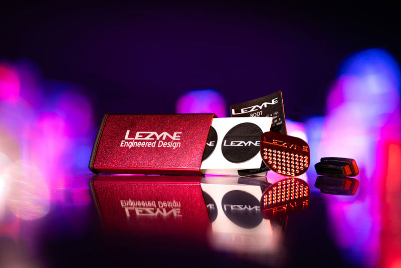 Afbeelding laden in galerijviewer, Lezyne repair kit metal (6 patches) red
