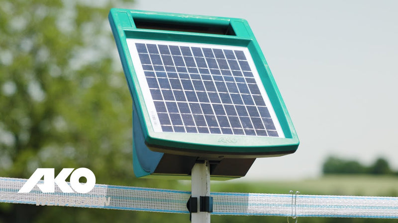 Afbeelding laden in galerijviewer, Ako producten sun power s1000 schrikdraadapparaat met zonnepaneel
