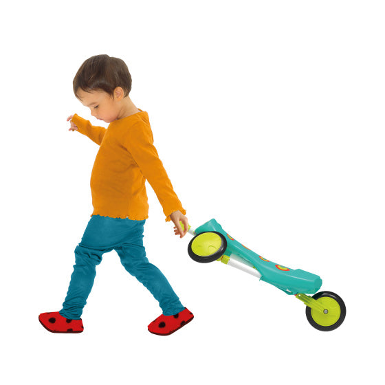 Afbeelding laden in galerijviewer, The bugs scuttlebug xl splodge loopfiets met 3 wielen junior turquoise groen
