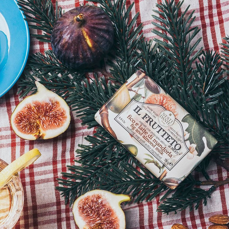 Afbeelding laden in galerijviewer, Nesti dante il frutteto fig almond milk zeep 250gr.
