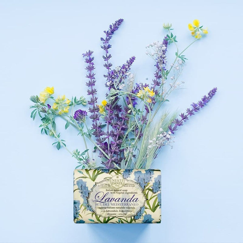 Afbeelding laden in galerijviewer, Nesti dante lavanda blu del mediterraneo zeep 150gr.
