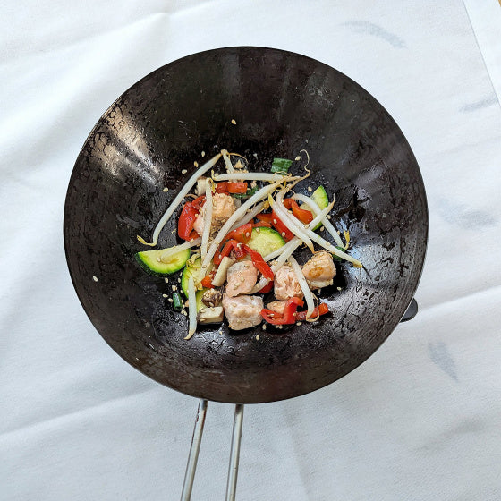 Afbeelding laden in galerijviewer, Kela Joy mini wok met rechaud Ø 18 cm zwart
