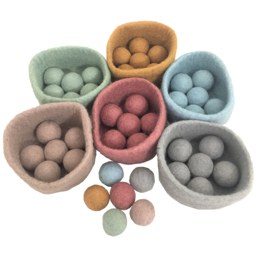 Papoose Toys Papoose Toys Earth Ball Bowl Set 6 0+